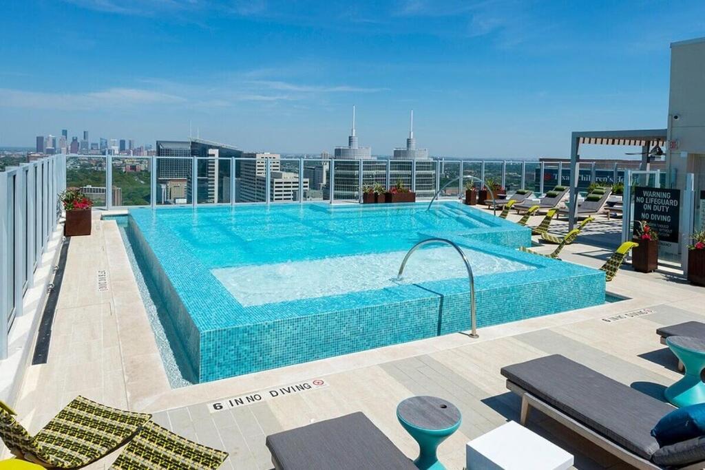 Medcenter Vacation Glasspad Skyline Views, 1 Free Prking Spot, Sleeps 4, Ask For Rental Car Option Хюстън Екстериор снимка